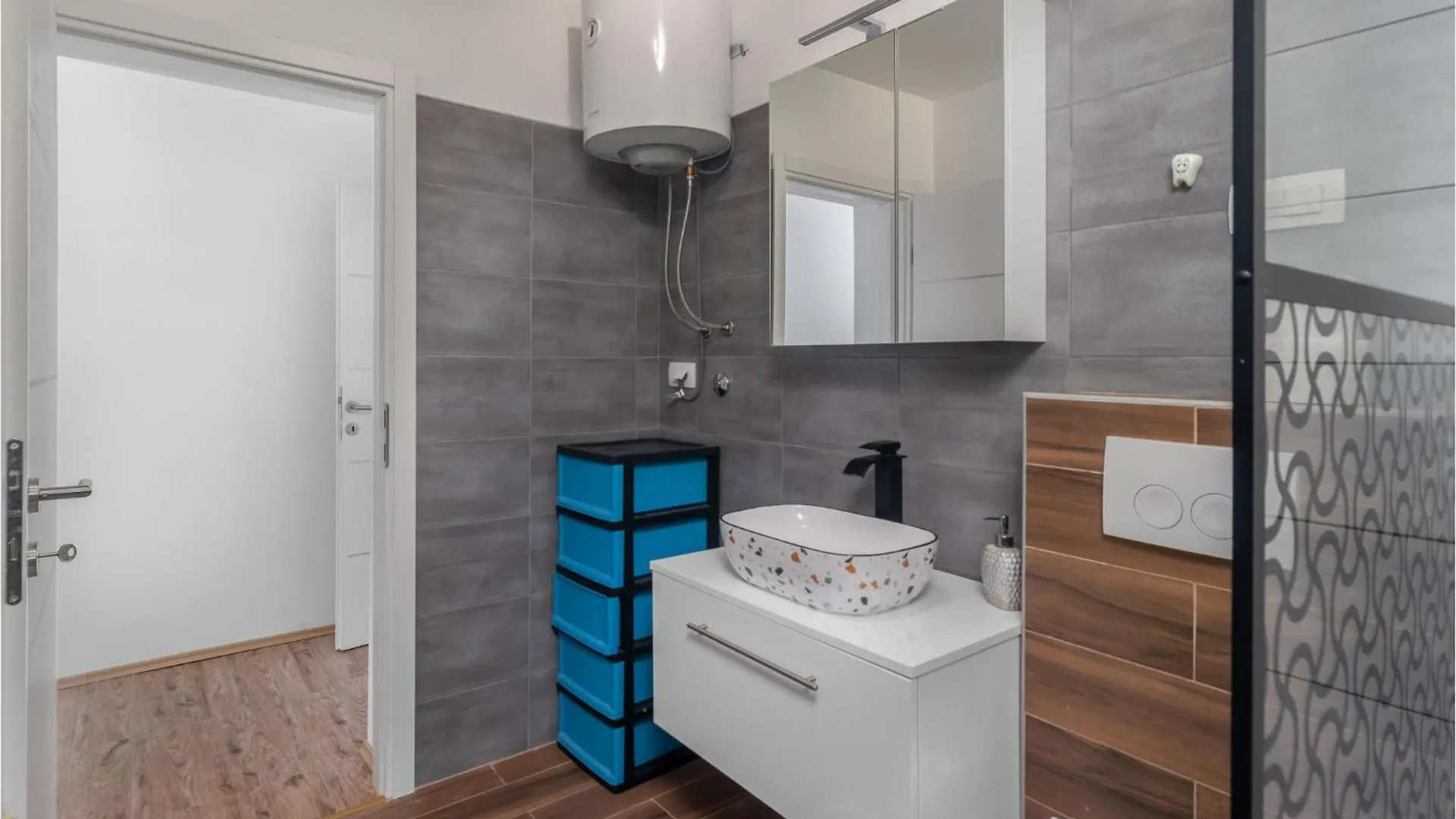 Awesome Home In Drivenik With Jacuzzi