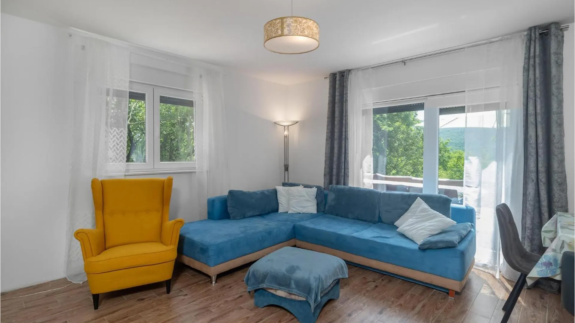 Awesome Home In Drivenik With Jacuzzi 0*,