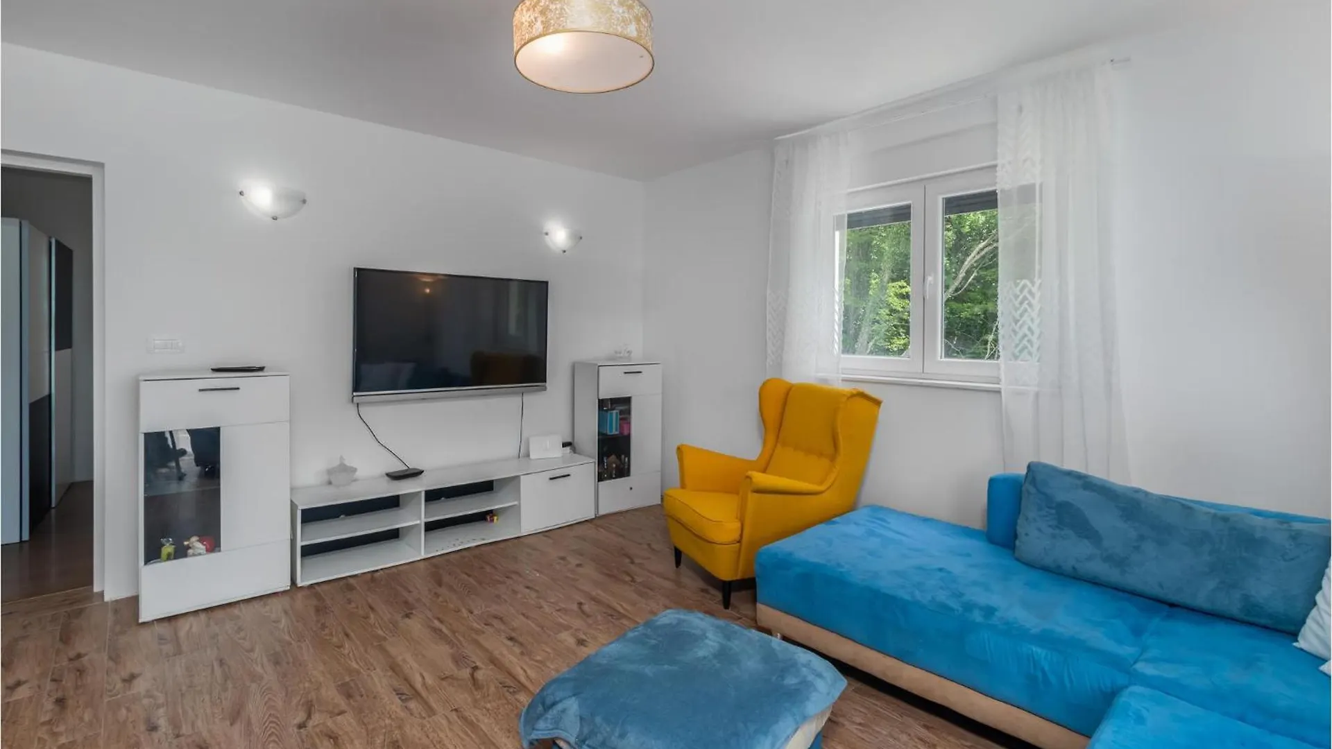 Awesome Home In Drivenik With Jacuzzi 0*,