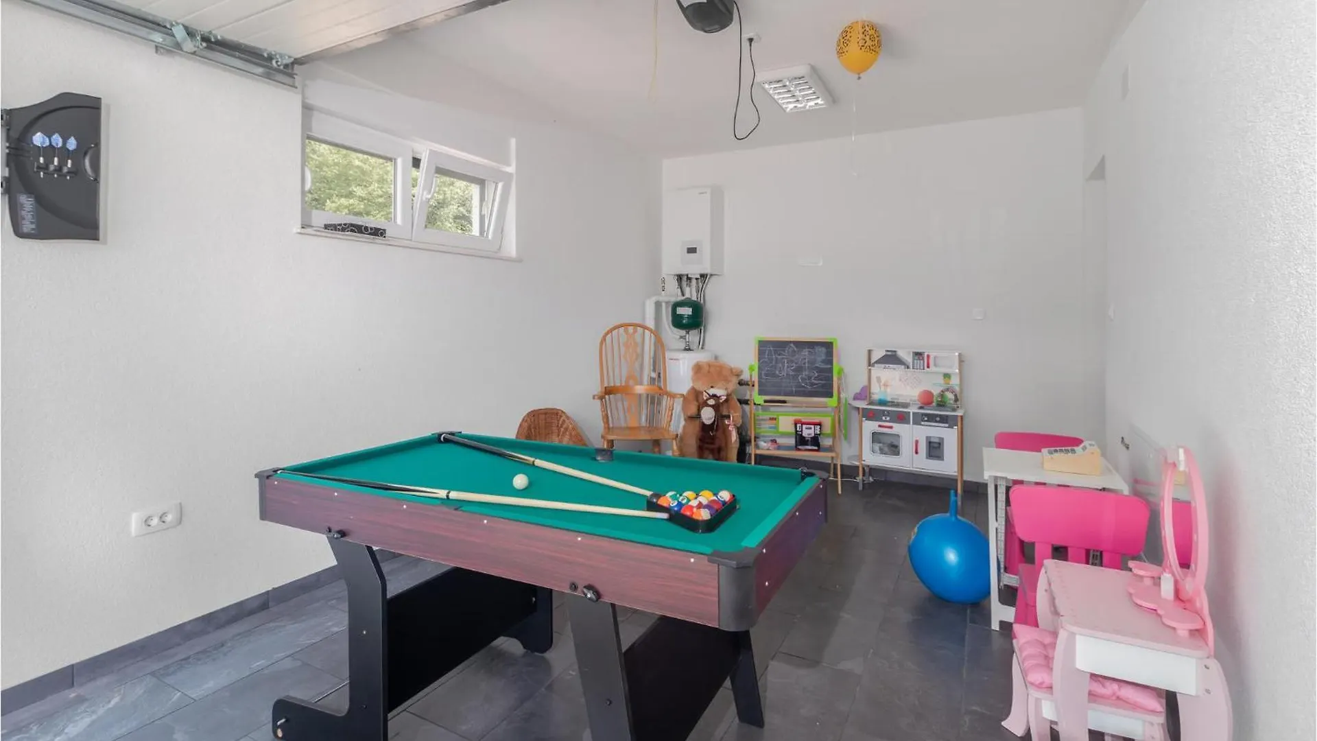 Awesome Home In Drivenik With Jacuzzi